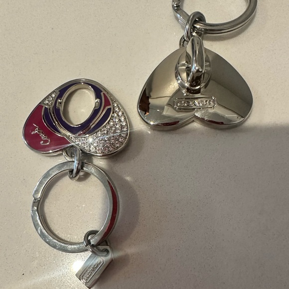 COACH Swarovski Crystal Enamel Heart Turnlock Valet Key Ring Bag Charm - Picture 8 of 11